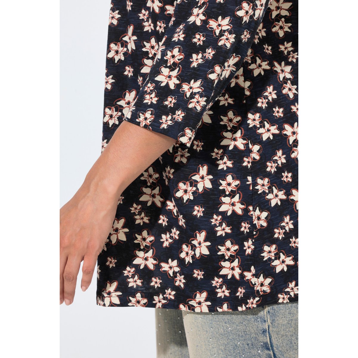 T-shirt à fleurs, plis fantaisie marine, ULLA POPKEN