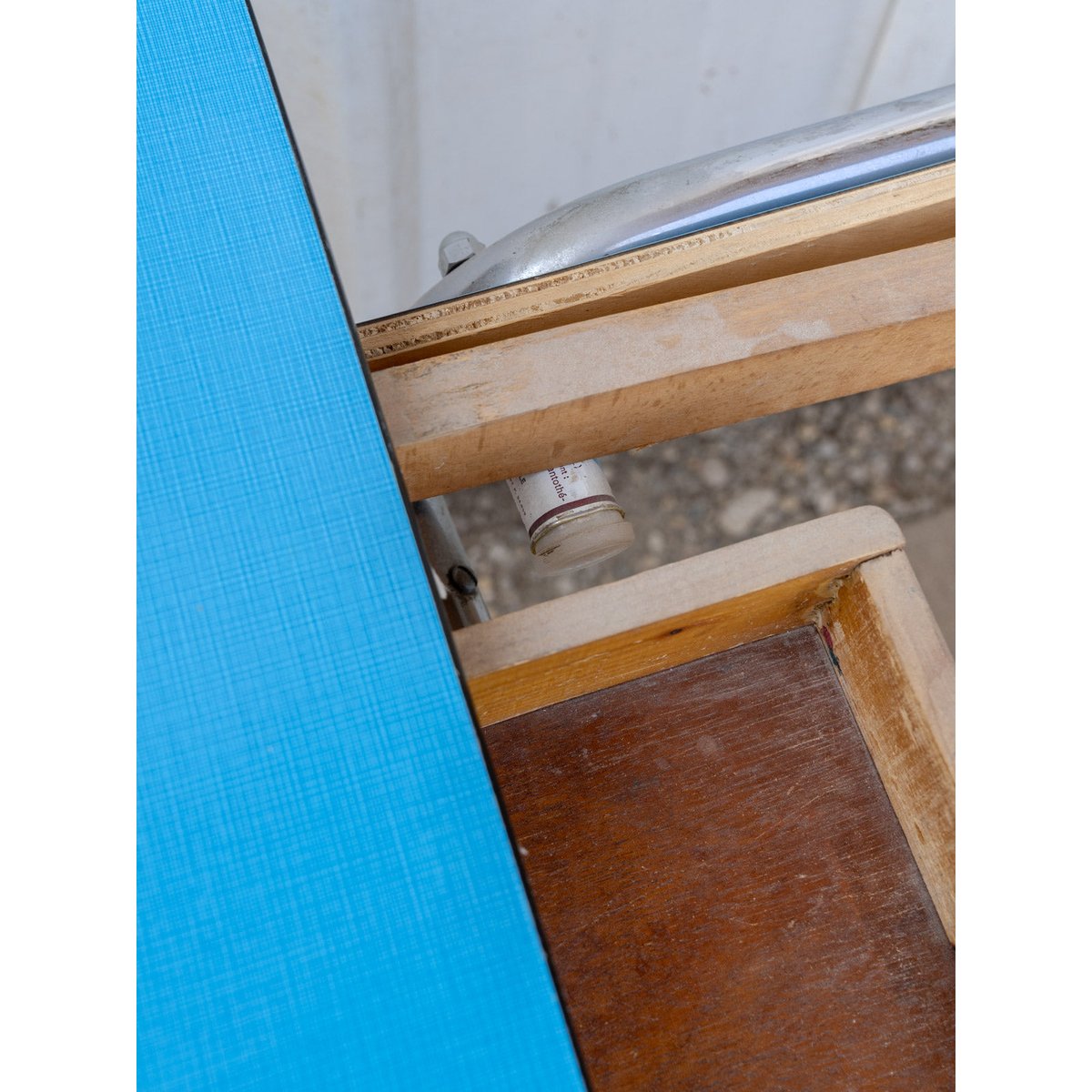 Ensemble de table et chaises en formica bleu et blanc Ange N°26 - Bon état bleu, DEBONGOUT