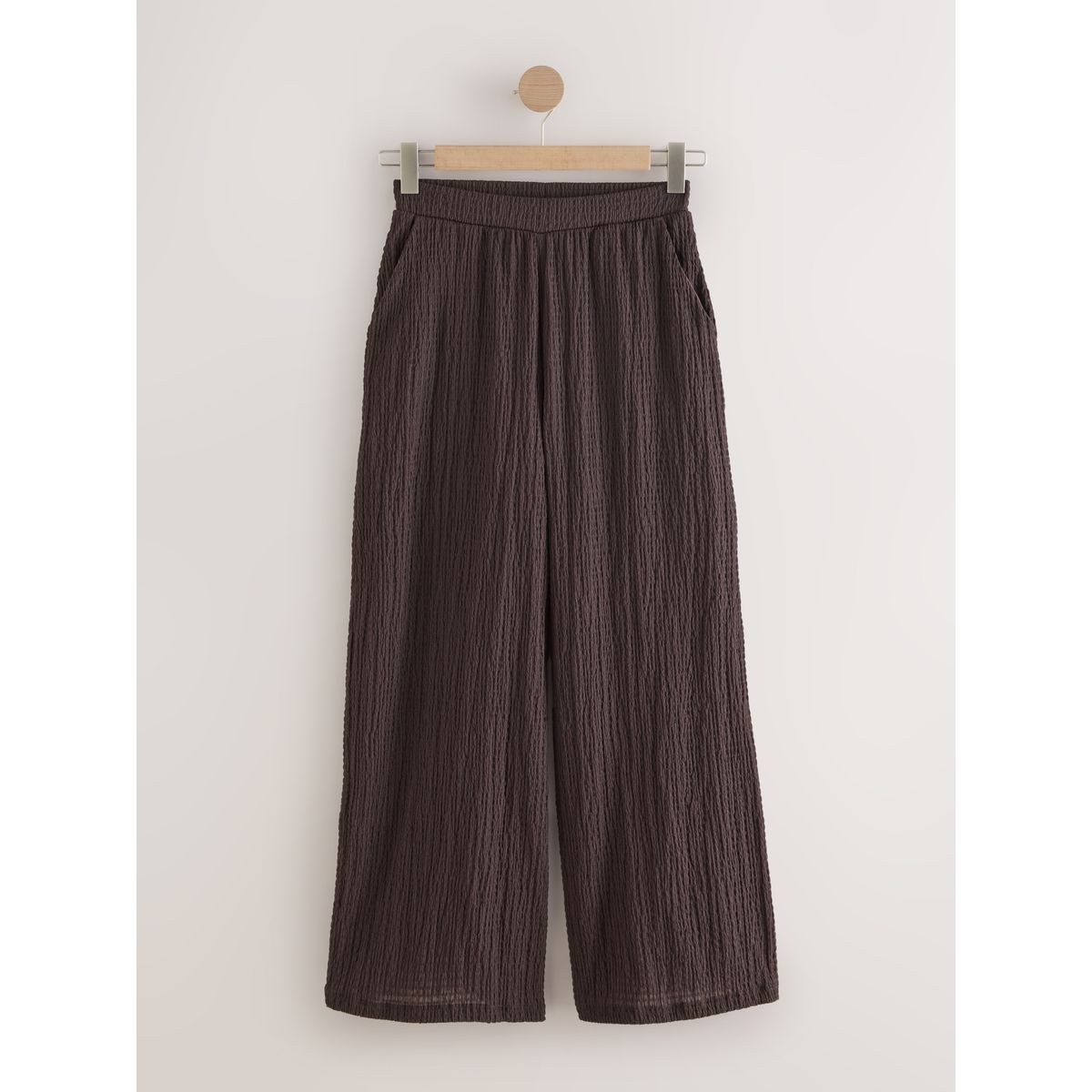 Pantalon texturé coupe large marron chocolat, NEXT