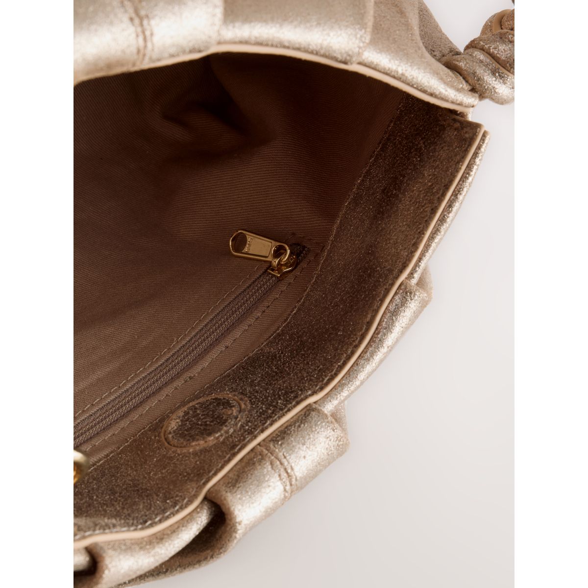 Pochette froncée en daim métallisées, NEXT