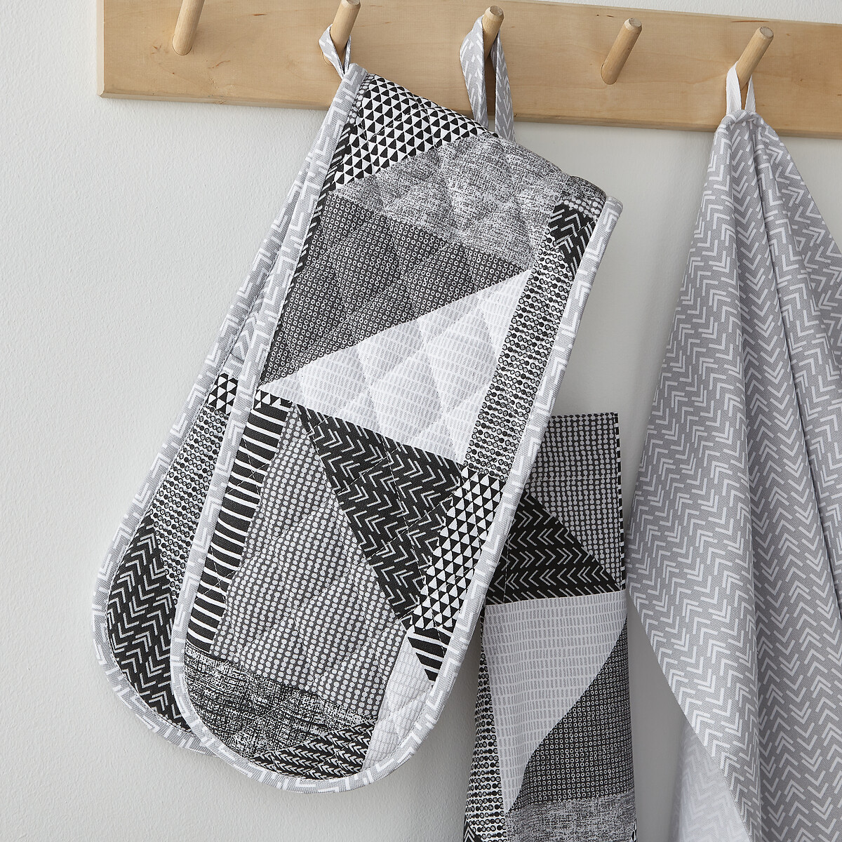 Larsson Geo Double Oven Glove grey, CATHERINE LANSFIELD