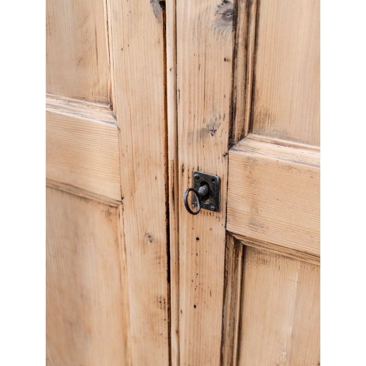 Armoire parisienne en bois Blandine N°542 - Bon état bois clair, DEBONGOUT