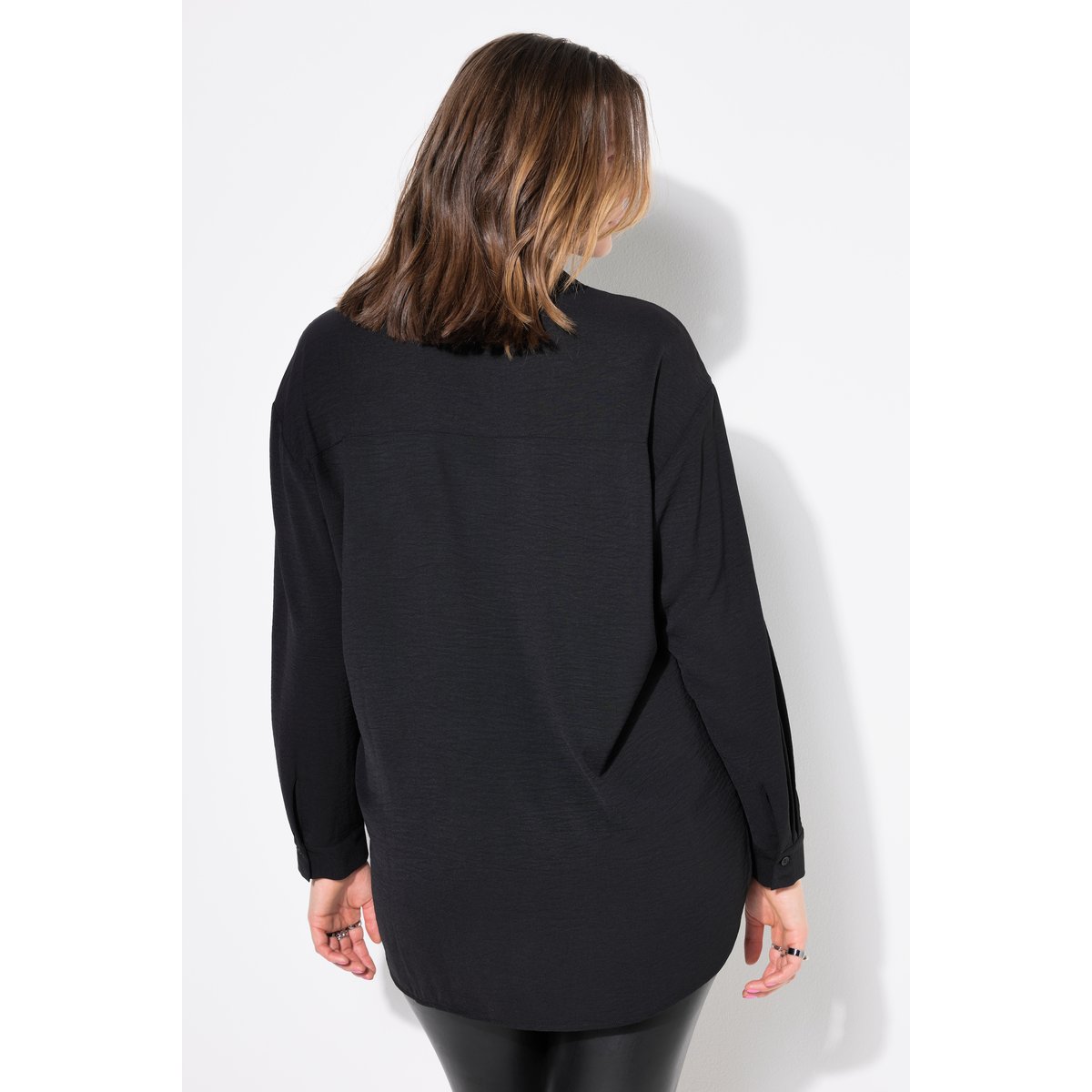 Chemise oversized en tissu crêpe noir, STUDIO UNTOLD