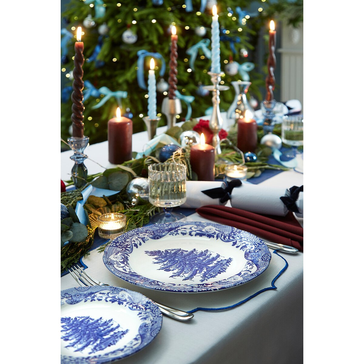 Set of 4 Blue Christmas Tree Dinner Plates blue, SPODE