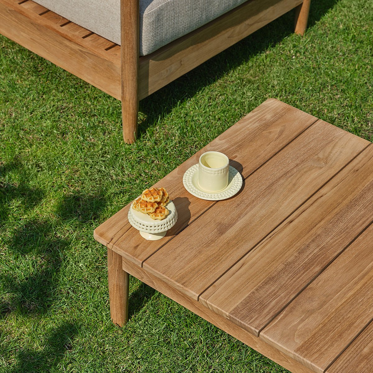 Table basse de jardin en teck massif  CALVI naturel, BERAH GETAH
