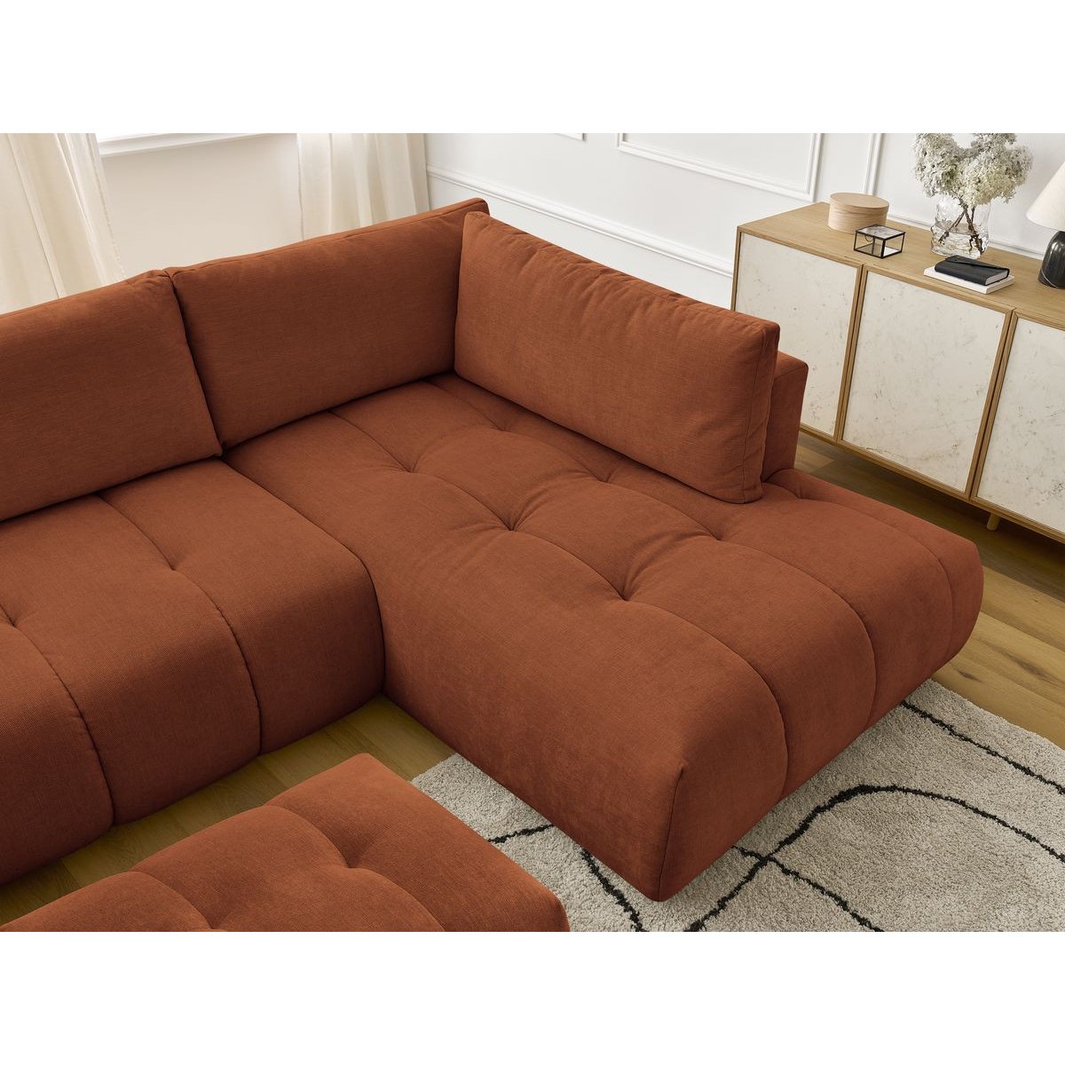 Canapé panoramique convertible 5 places en tissu lisse avec pouf, FUJI orange, BOBOCHIC