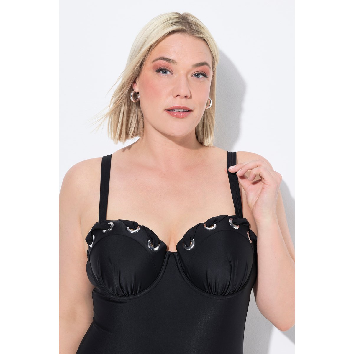 Maillot de bain à bonnets souples. Bretelles noir, ULLA POPKEN