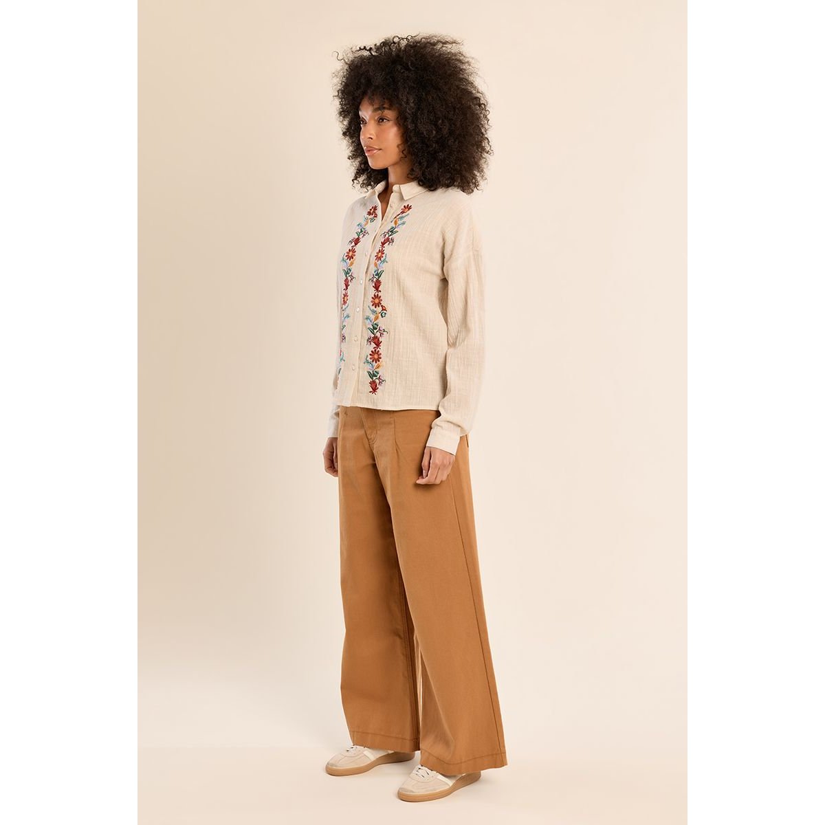 Chemise en coton, broderies florales beige, MOLLY BRACKEN