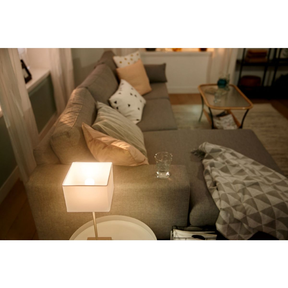 Ampoule LED connectée E14 White Sphérique blanc, PHILIPS HUE