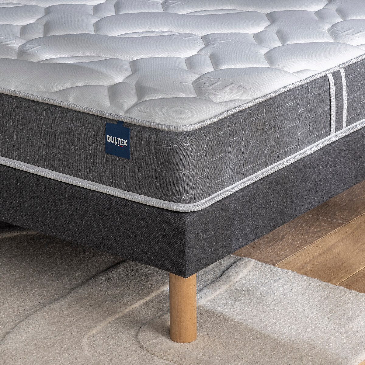 Set aus HR-Schaummatratze + Bettrahmen Essential 2 weiss/grau, BULTEX