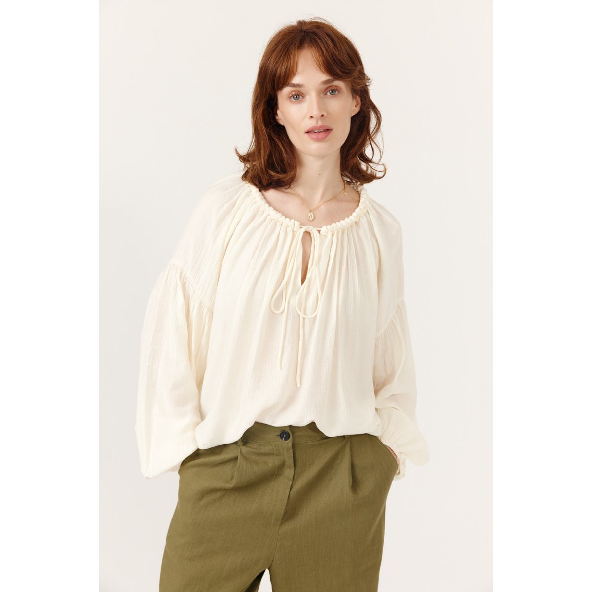 Blouse Isenora à col V décoratif, manches longues, coupe droite élégante l-yellow, ARTLOVE