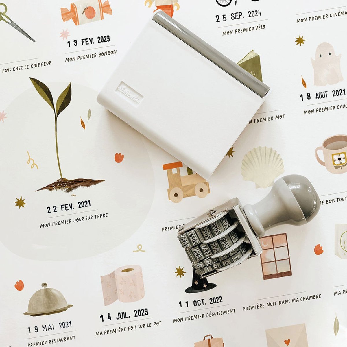 Affiche Mes Premières Fois beige, vert, LES PETITES DATES 
