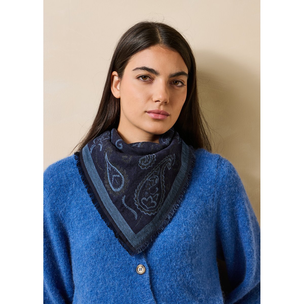 Carré laine en jacquard bleu ice, LA FEE MARABOUTEE