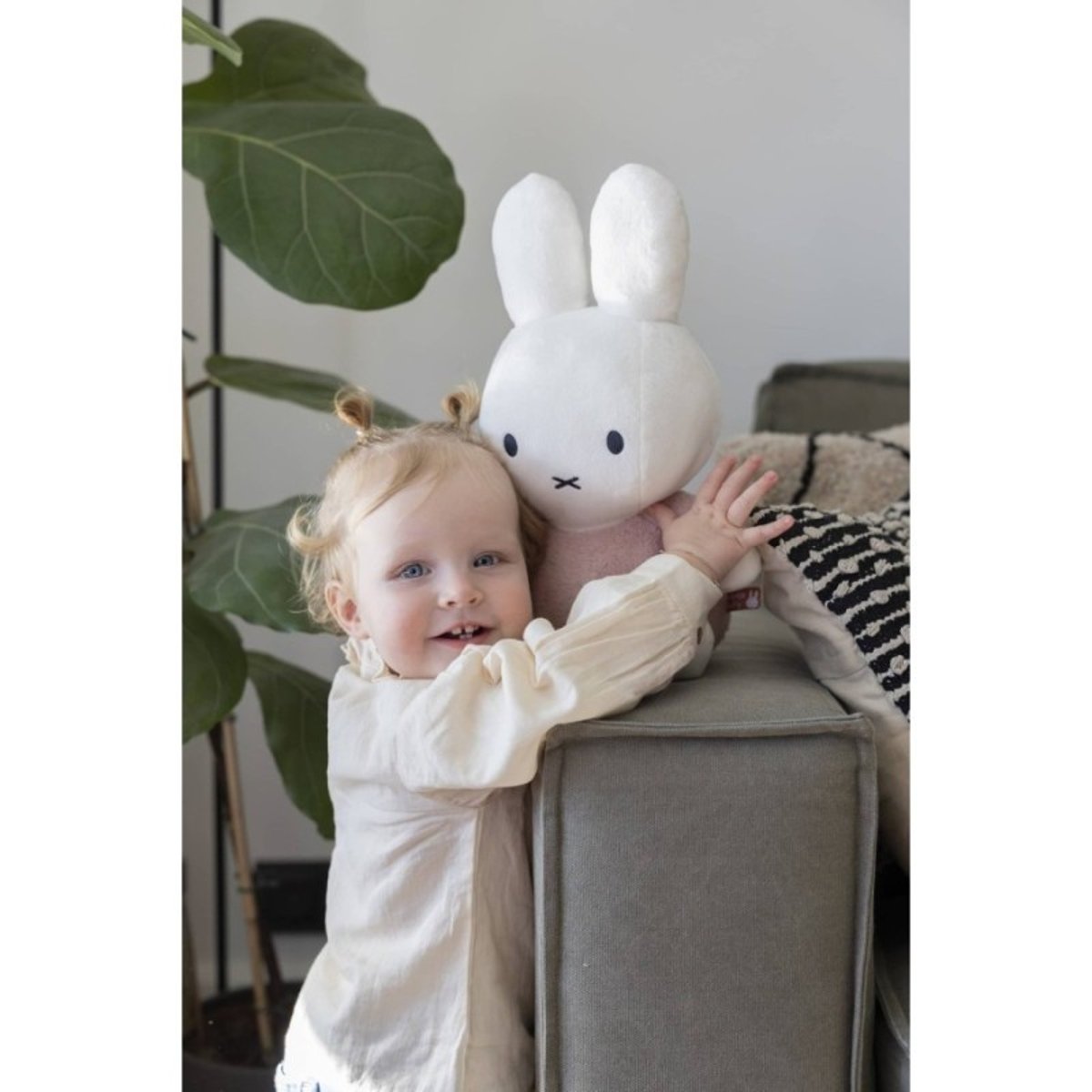 Peluche Miffy - Fluffy - 35 cm rose et blanc, MIFFY
