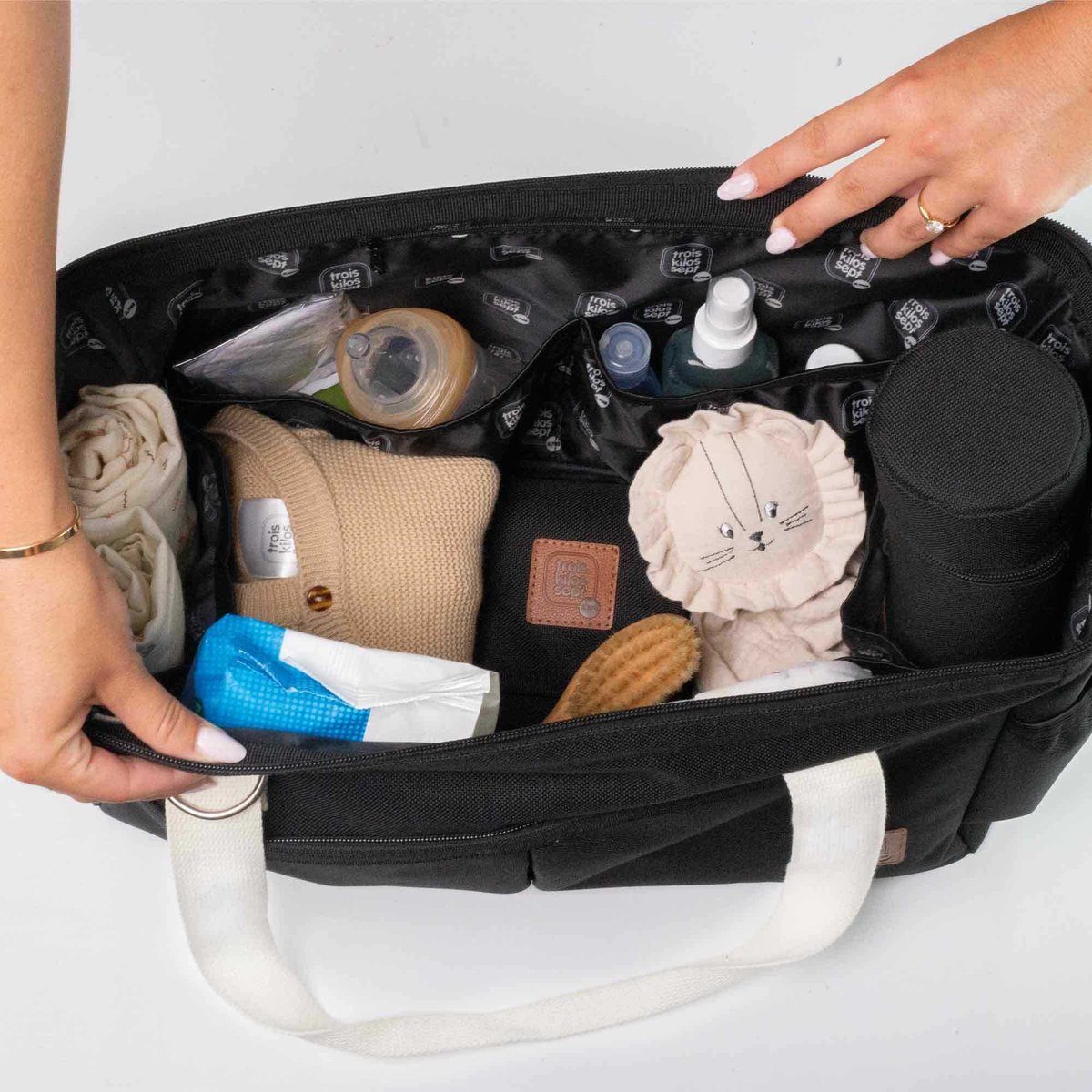 Sac à langer à bandoulière noir, TROIS KILOS SEPT