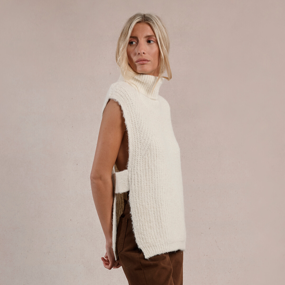 Sleeveless Knitted Turtleneck Jumper ecru , MOLLY BRACKEN