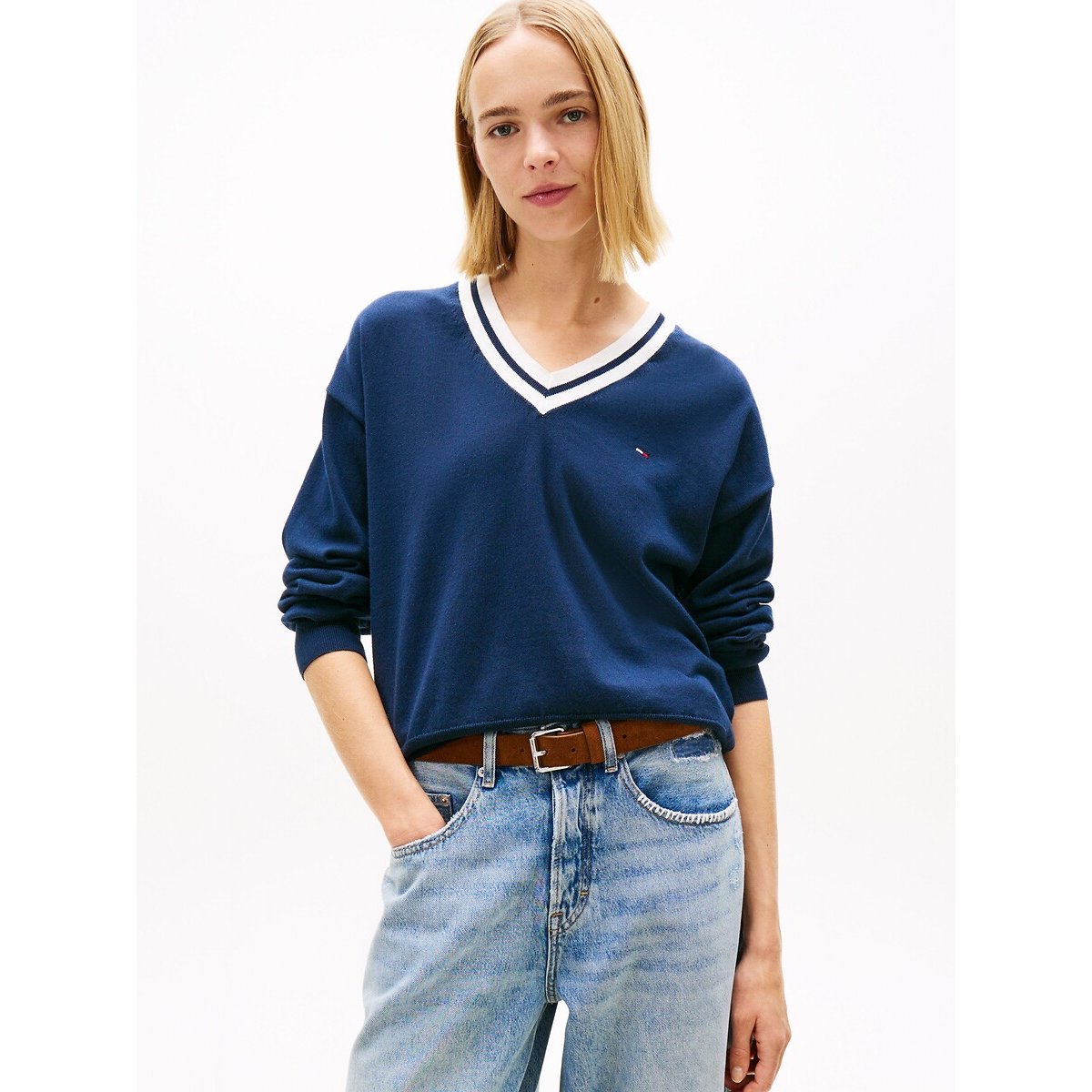 Pull col V, à manches longues marine, TOMMY JEANS