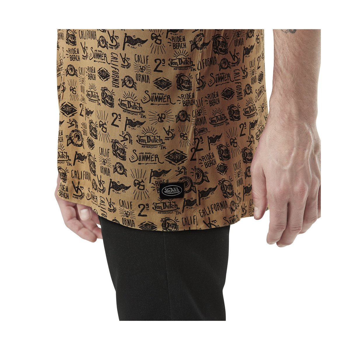 Chemise en viscose AOP camel, VON DUTCH