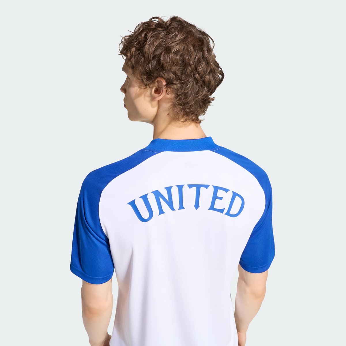 Maillot Pré-Match Manchester United 26/27 Maillot Pré-Match Manchester United 26/27 white / royal blue, adidas Performance