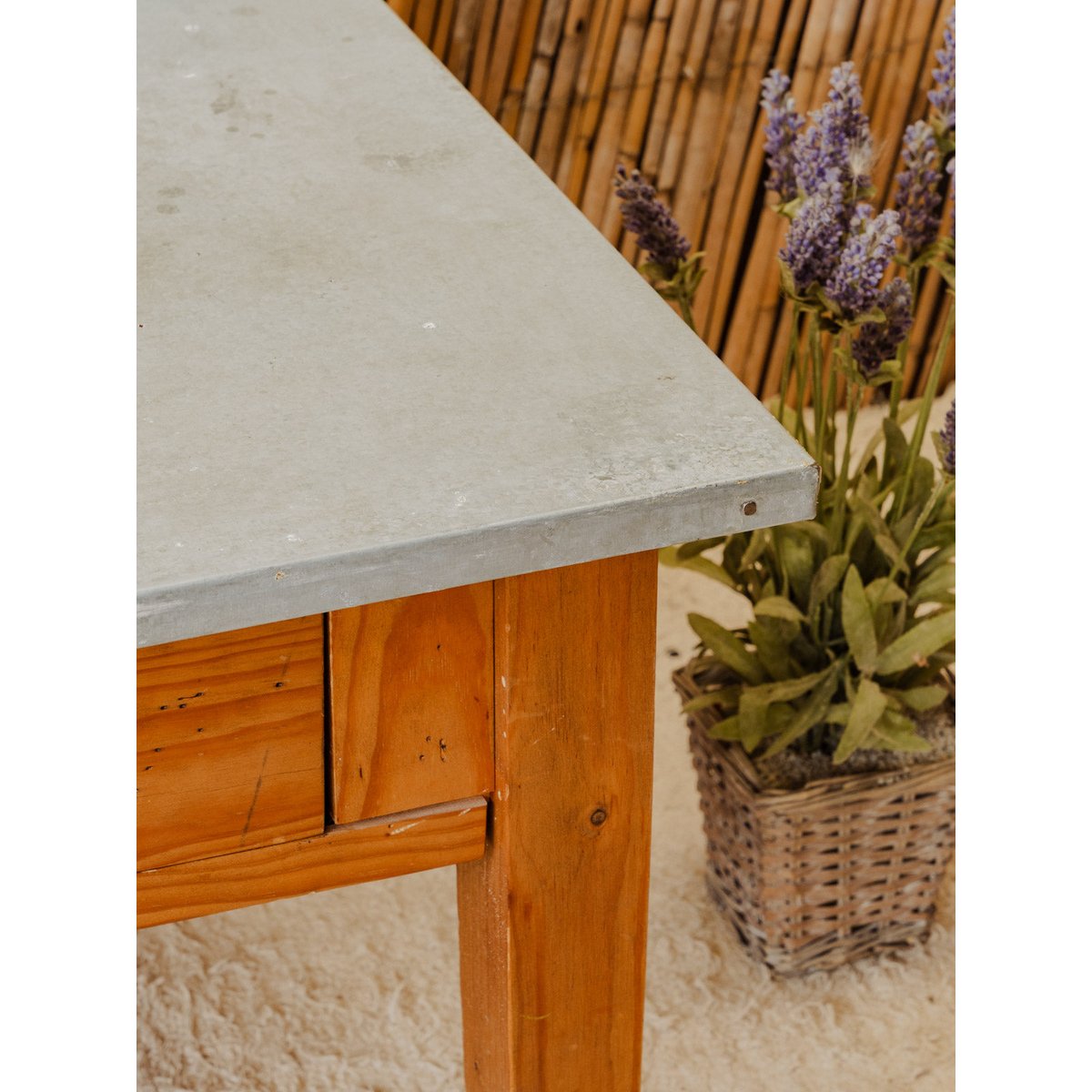 Table basse en bois et métal Léonie N°1166 - Bon état bois foncé, DEBONGOUT