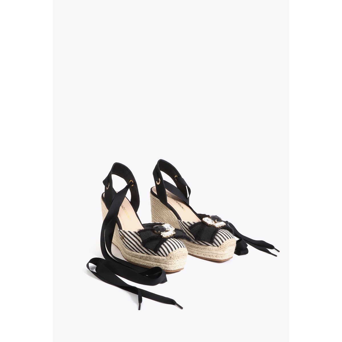 Espadrille compensée à lacets satinés et détail bijou noir, LOLA CASADEMUNT