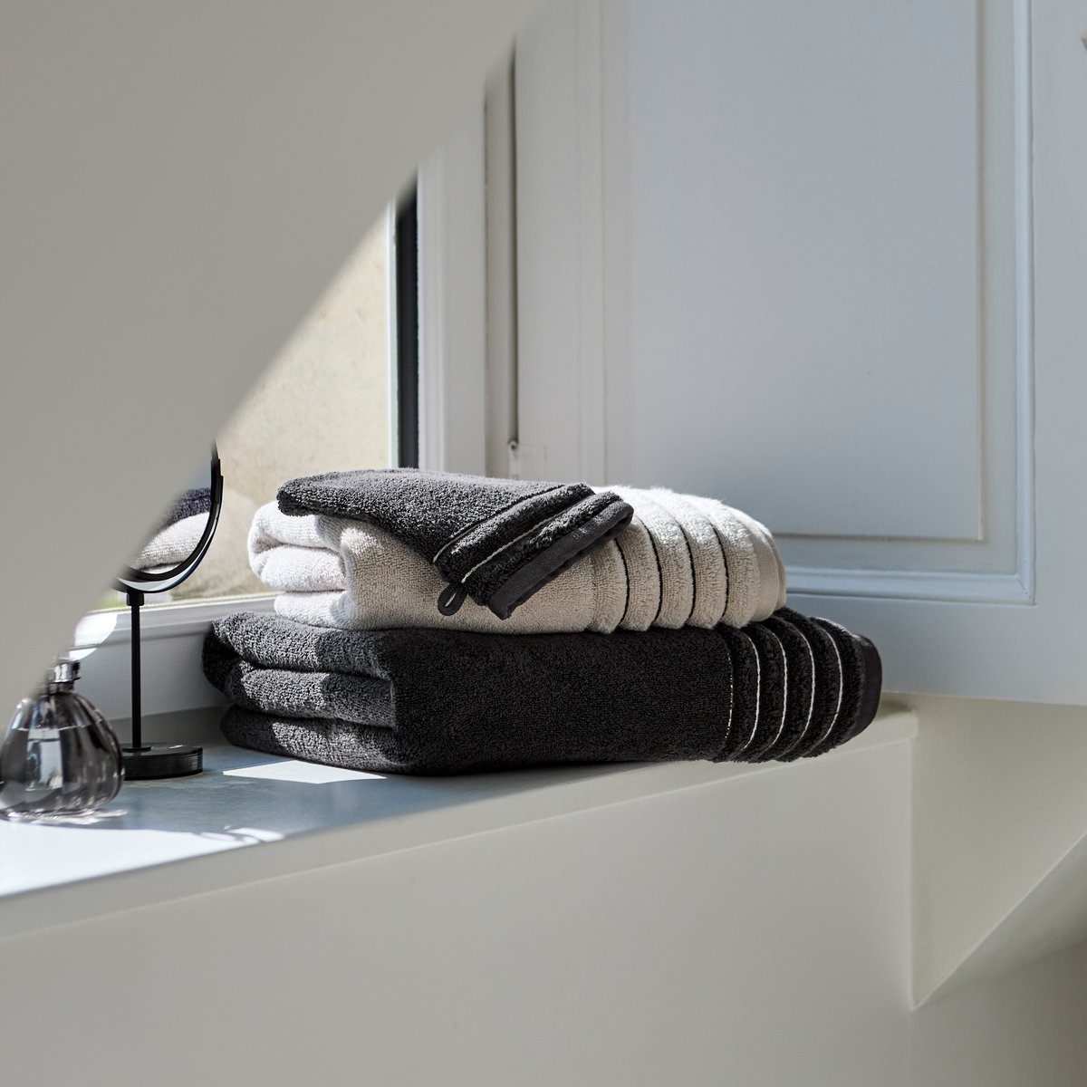 Gant de toilette IKEBANA graphite, CARRE BLANC