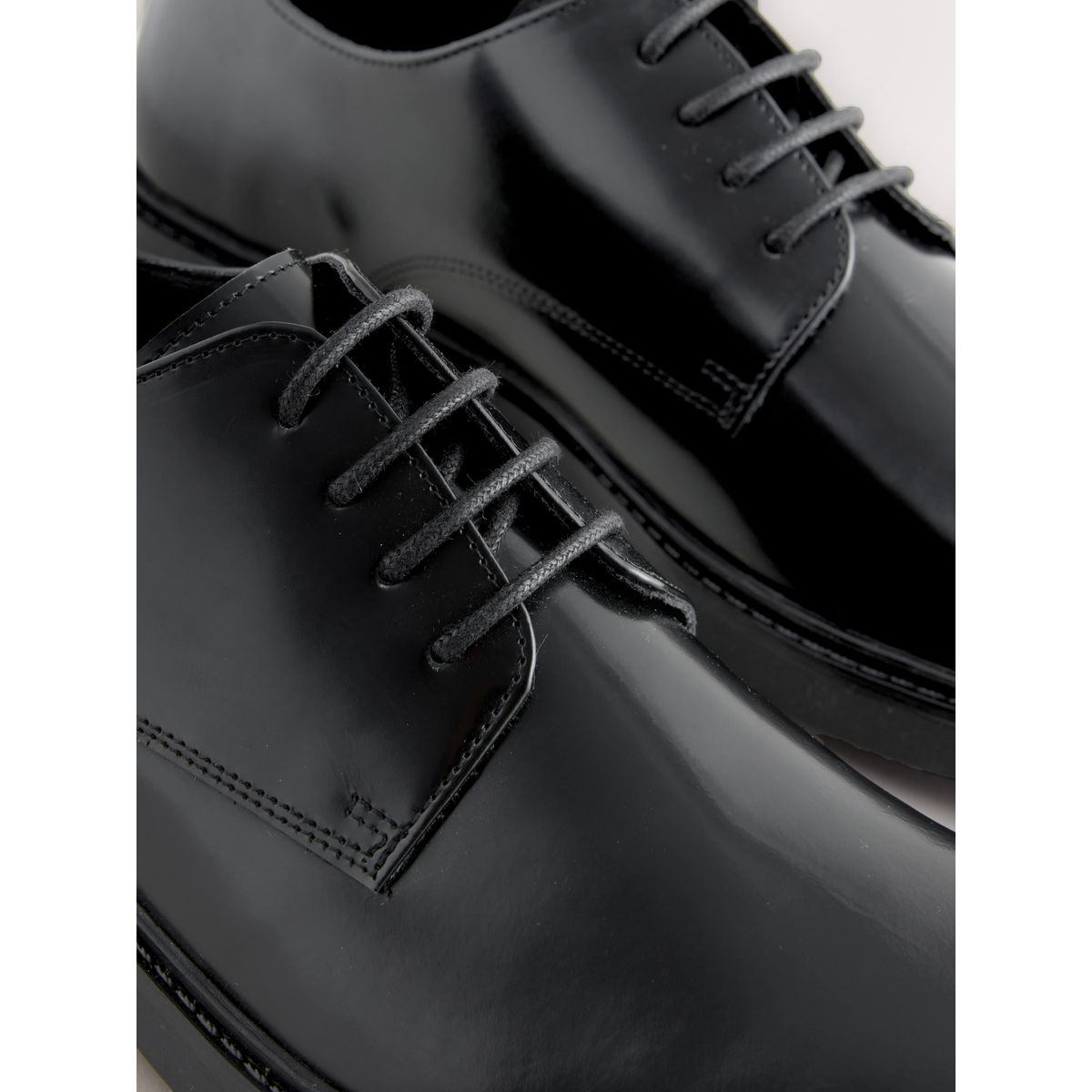 Chaussures derby en cuir ultra brillant noir, NEXT