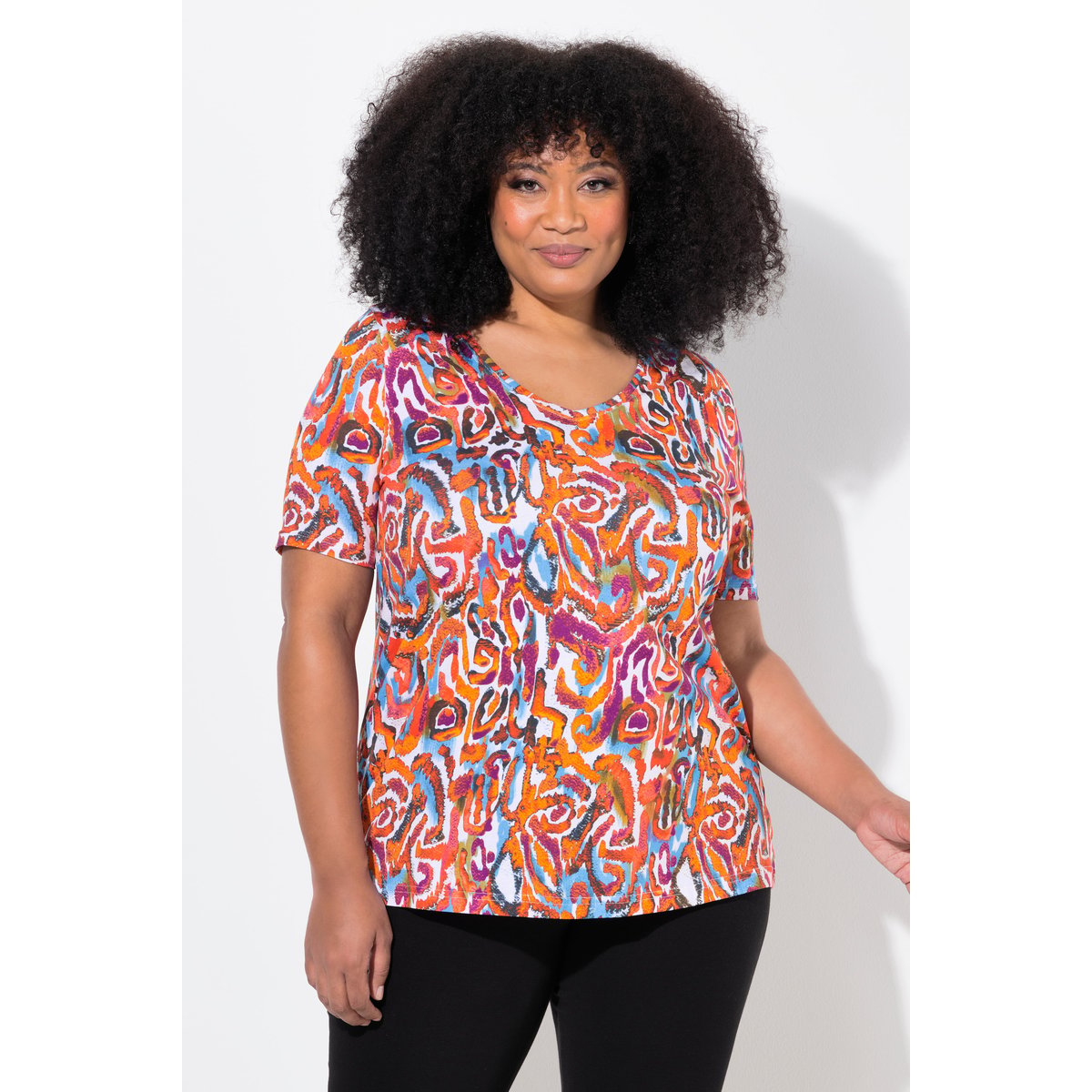 T-shirt à manches courtes et col en V noir, ULLA POPKEN