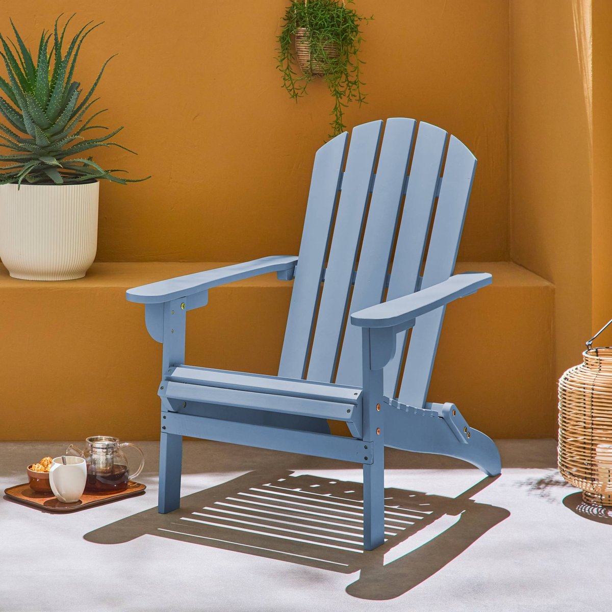 Fauteuil bois d'acacia avec accoudoirs KERINA bleu, SWEEEK
