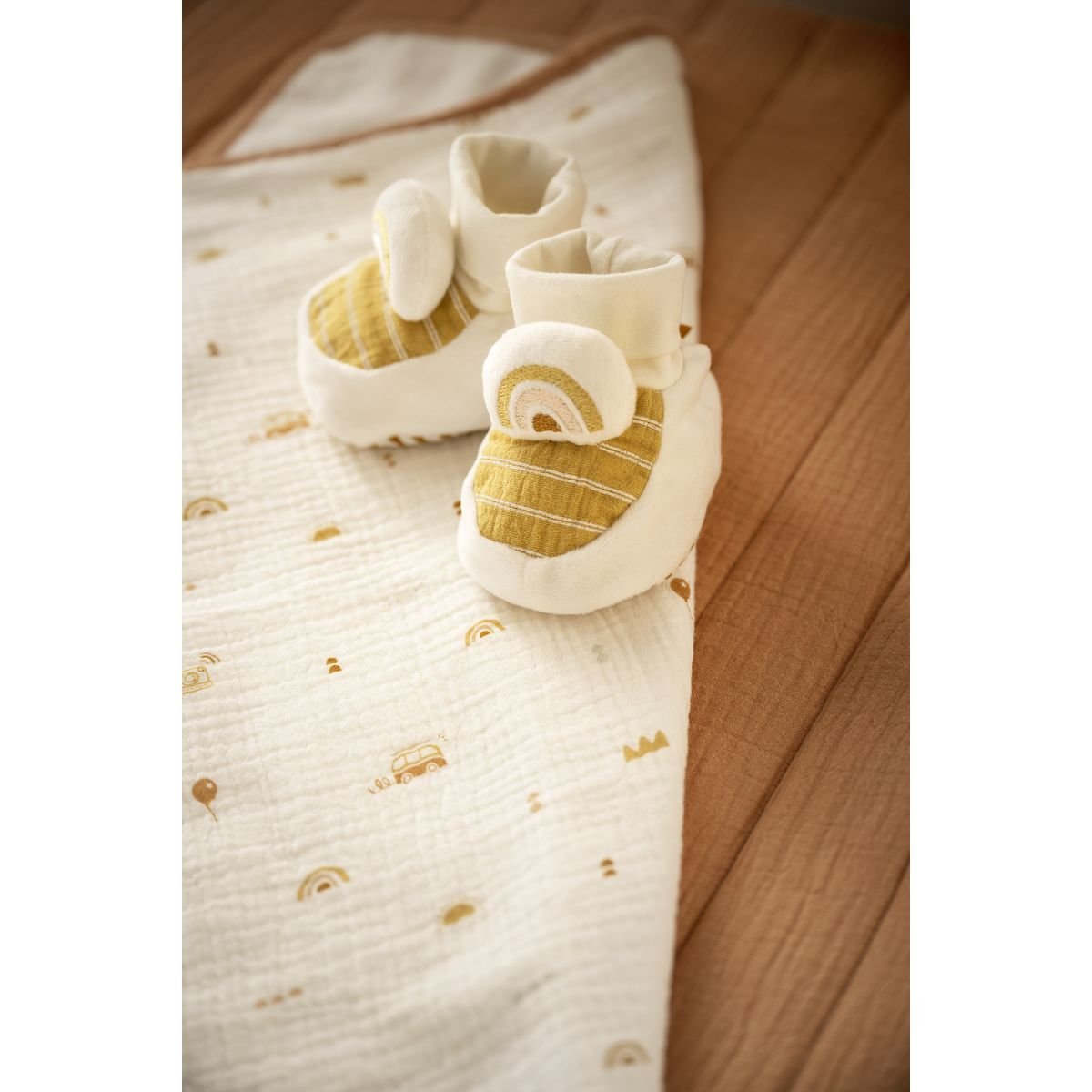 Chaussons bébé en velours blanc, SAUTHON