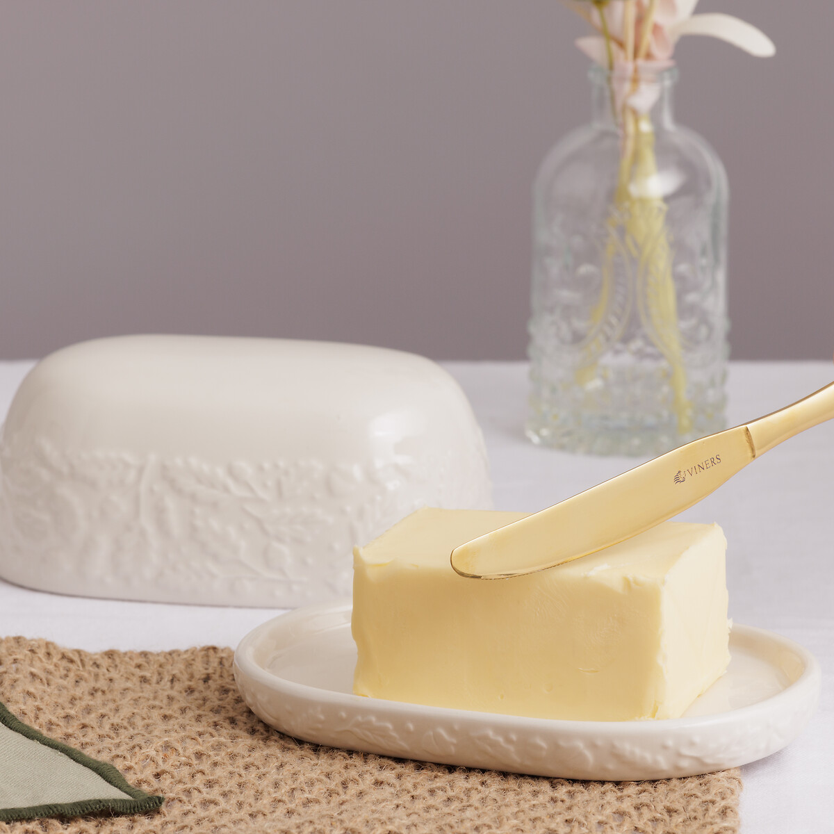Acorn Butter Dish cream, PRICE & KENSINGTON