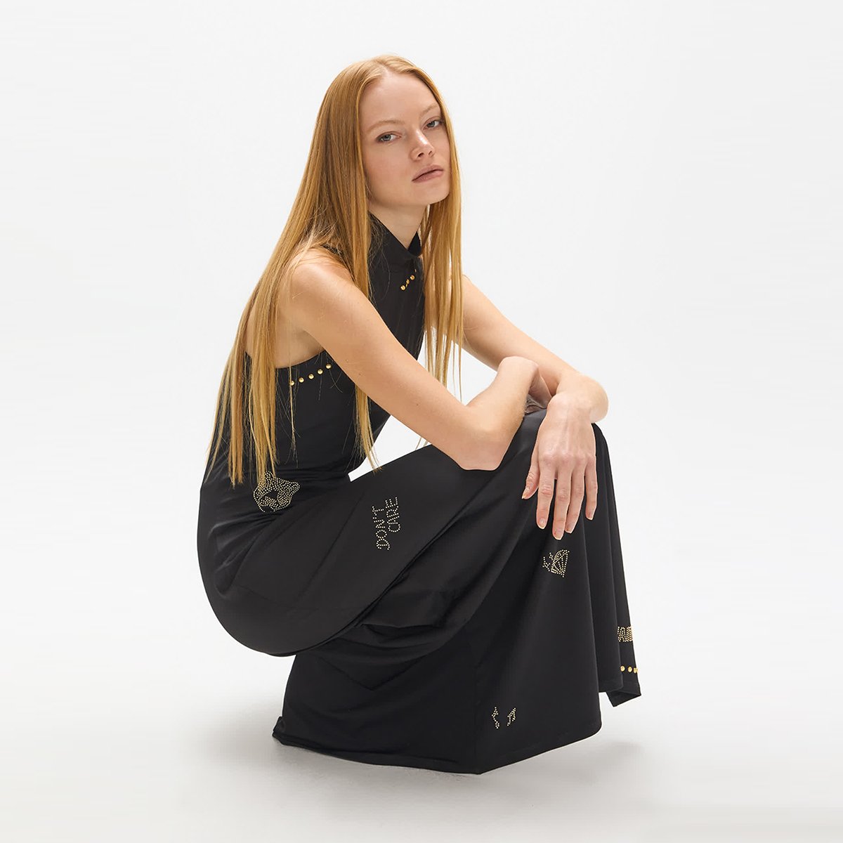 Robe longue sans manches à strass et clous décoratifs noir, LOLA CASADEMUNT