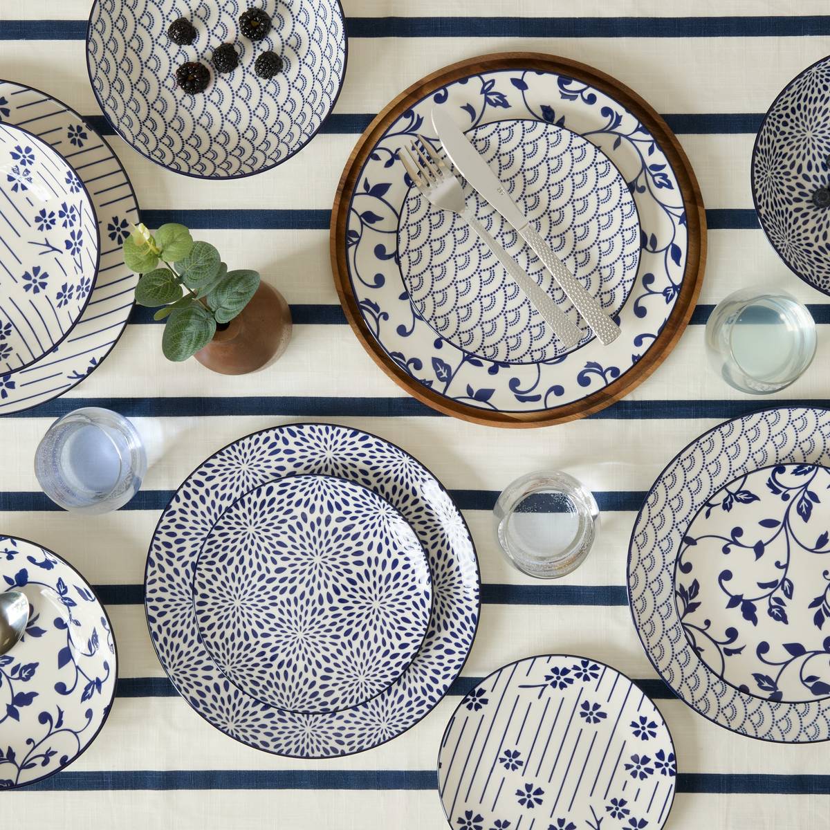 Service de table 12 pièces en porcelaine MIZU bleu encre, ATMOSPHERA