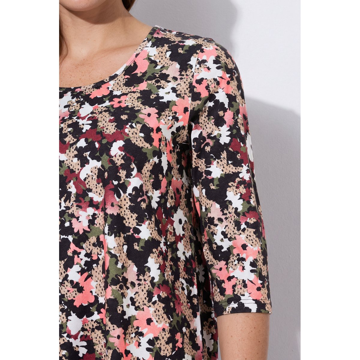 T-shirt long, fleurs, coupe en A, col rond gris olive, ULLA POPKEN