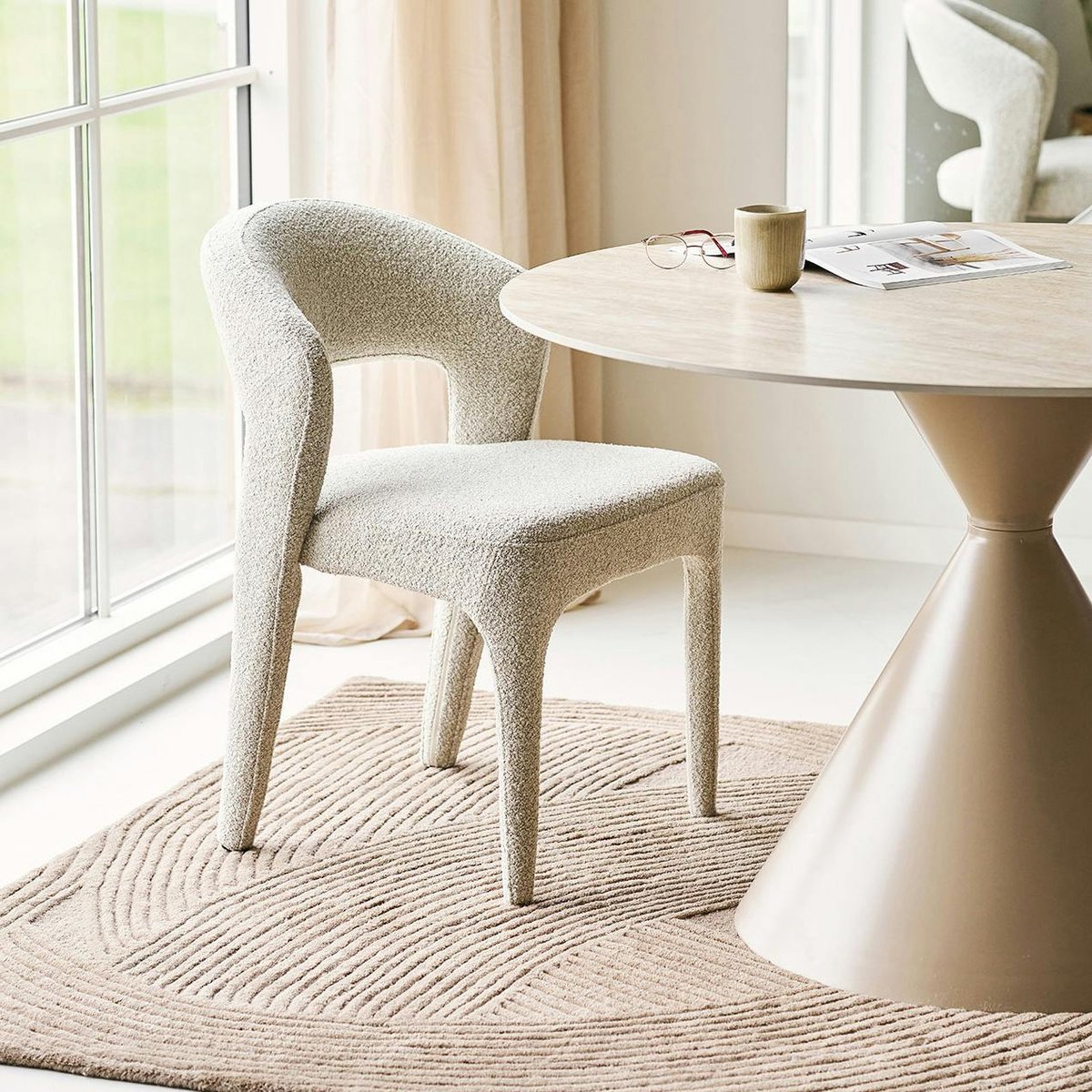 Table ronde en céramique ø120 cm, pied sablier ASDAL beige, PIER IMPORT