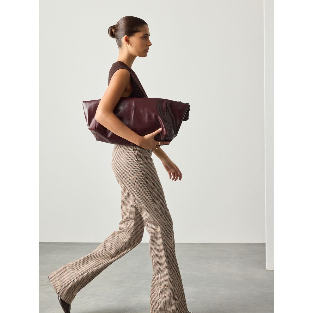 Pantalon évasé en maille point de rome marron à carreaux, NEXT