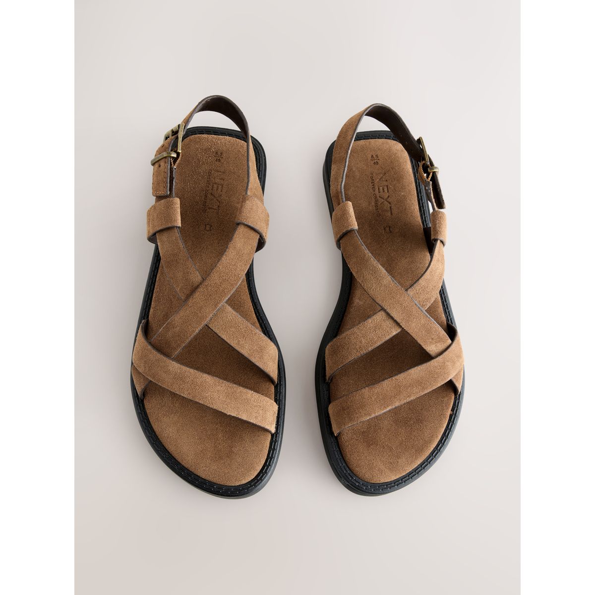 Sandales à brides croisées forever comfort® tan brown suede, NEXT