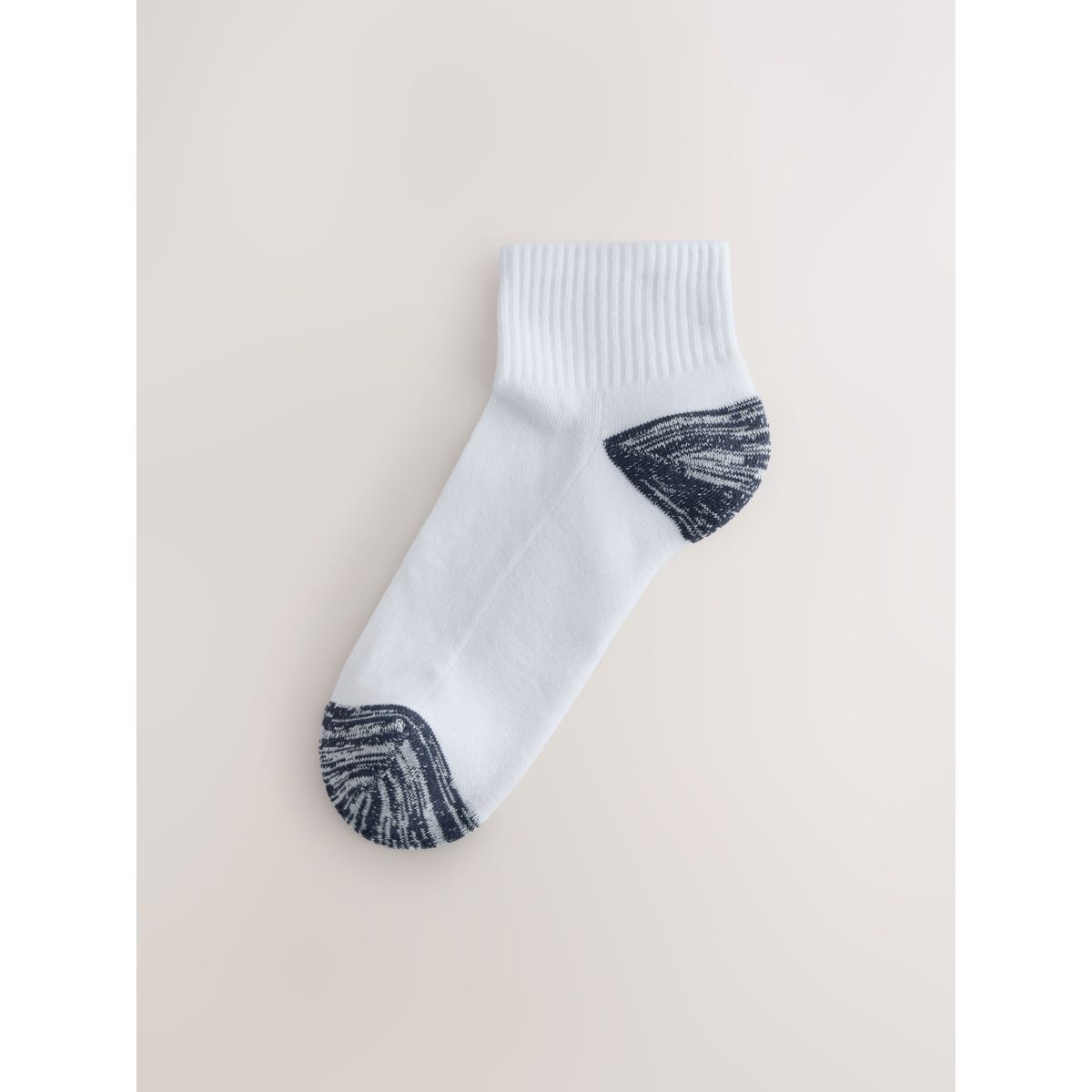 Chaussettes de sport mi-hautes rembourrées talon blanc, NEXT