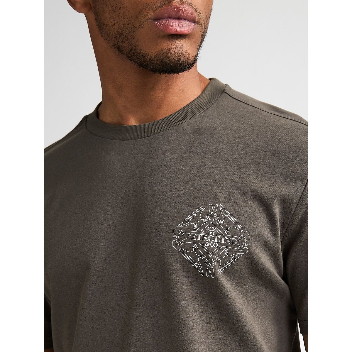 T-shirt manches courtes, motif dos gris vert, PETROL INDUSTRIES