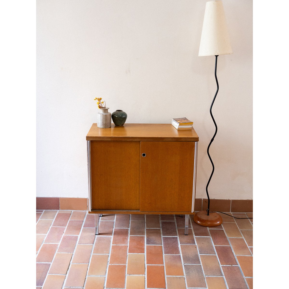 Buffet aux portes coulissantes Gustave N°1623 - Bon état bois clair, DEBONGOUT