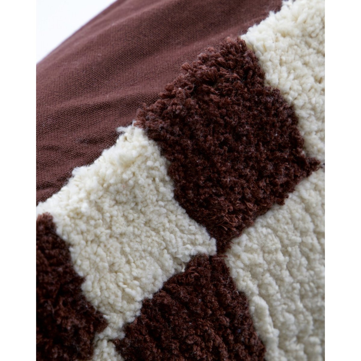 Housse de coussin en coton tufté Chess marron, beige, HOUSE DOCTOR