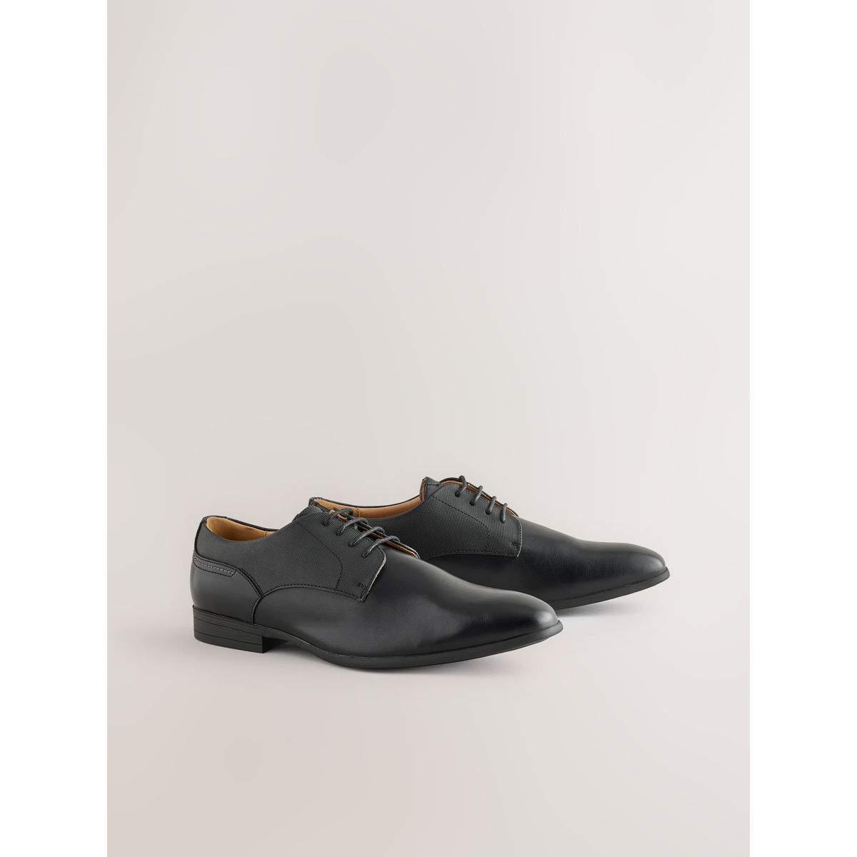 Derbys noir, NEXT