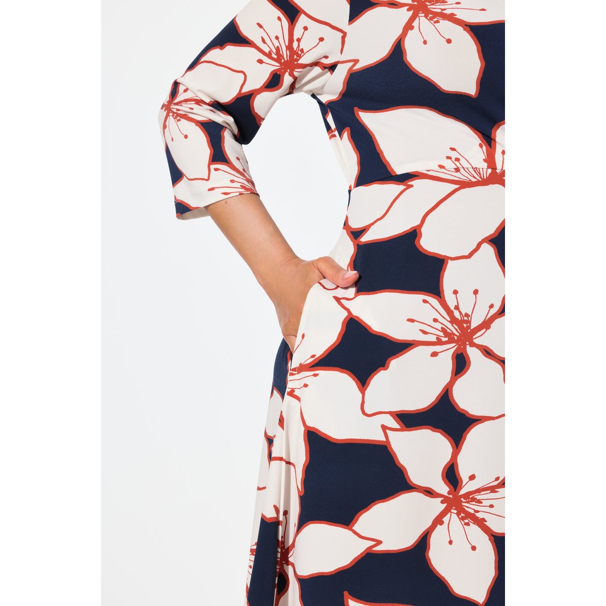 Robe midi à manches 3/4. Col en marine, ULLA POPKEN