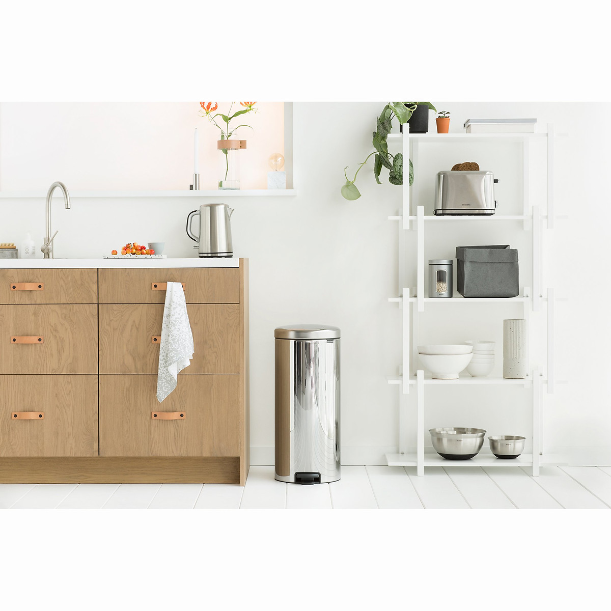 Poubelle de cuisine à pédale newlcon 30L 114366 inox, BRABANTIA