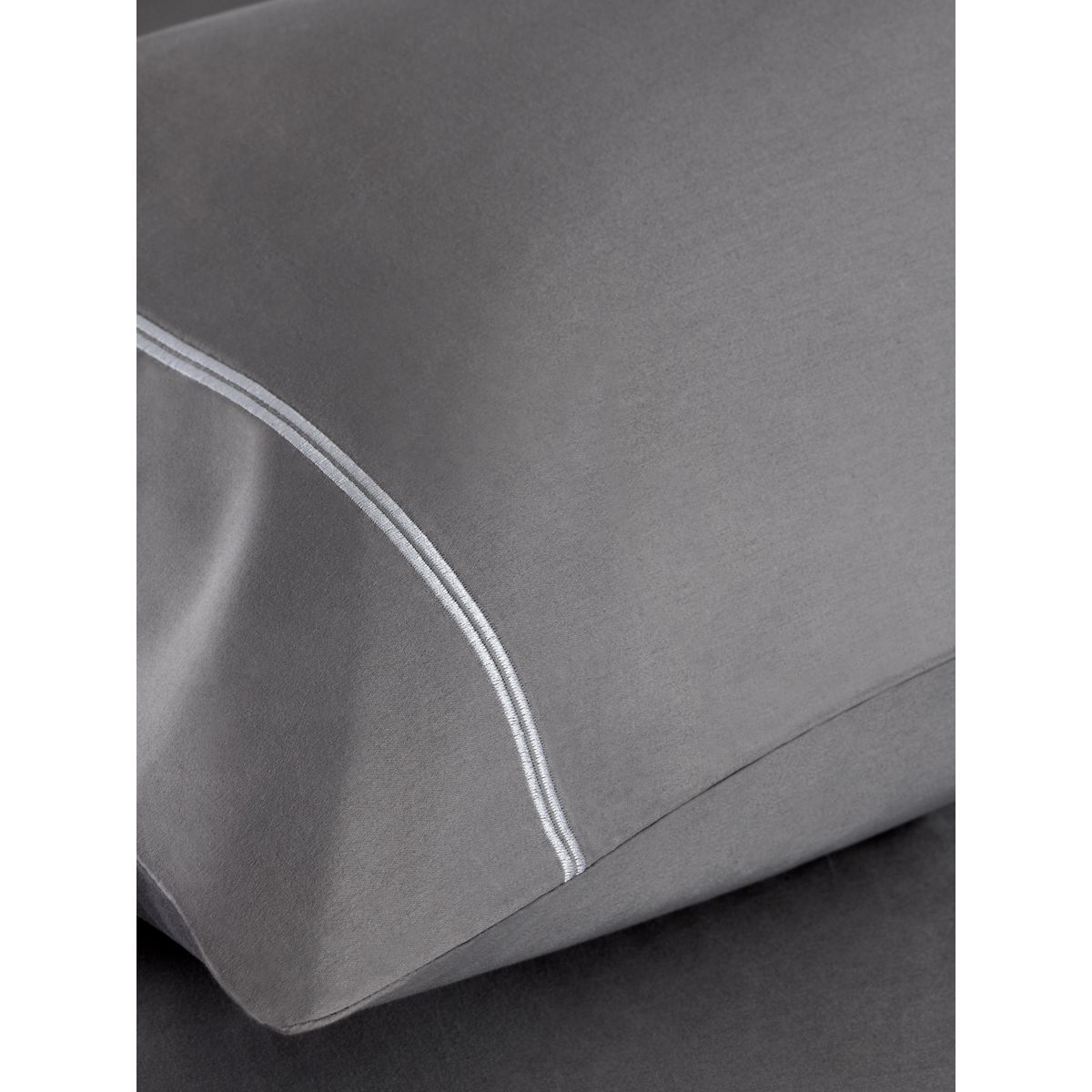Parure de lit satinée à tissage 600 fils gris, NEXT