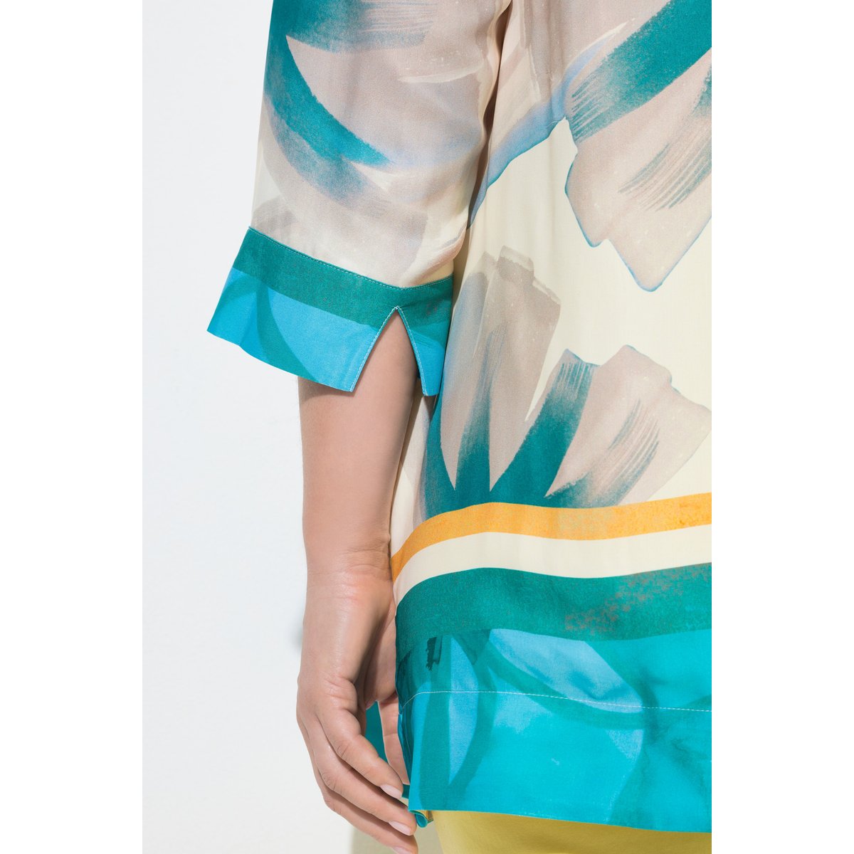 Blouse en satin, bordures contrastantes blanc cassé, ULLA POPKEN