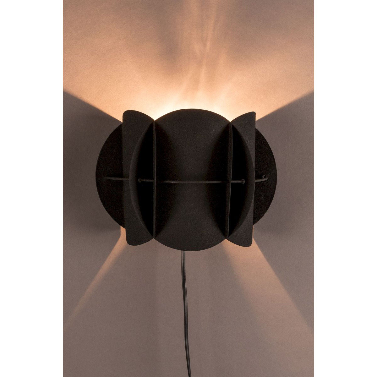 Applique murale en métal- BRASS laiton, DUTCHBONE
