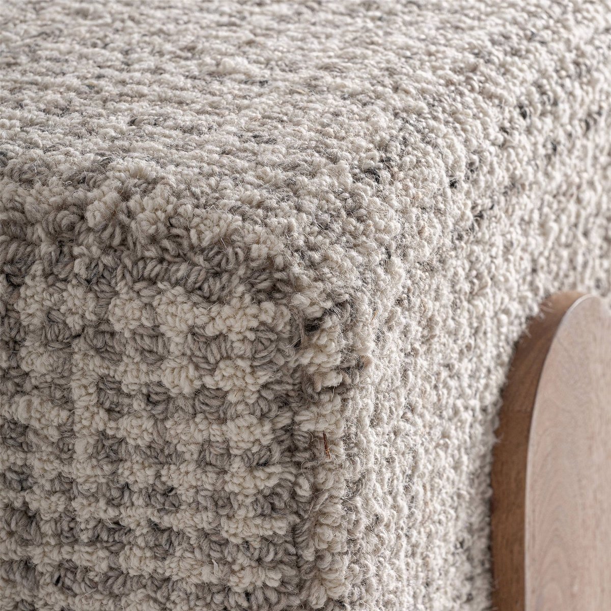 Banquette bout de lit en laine beige et bois marron, RECOLLECTION
