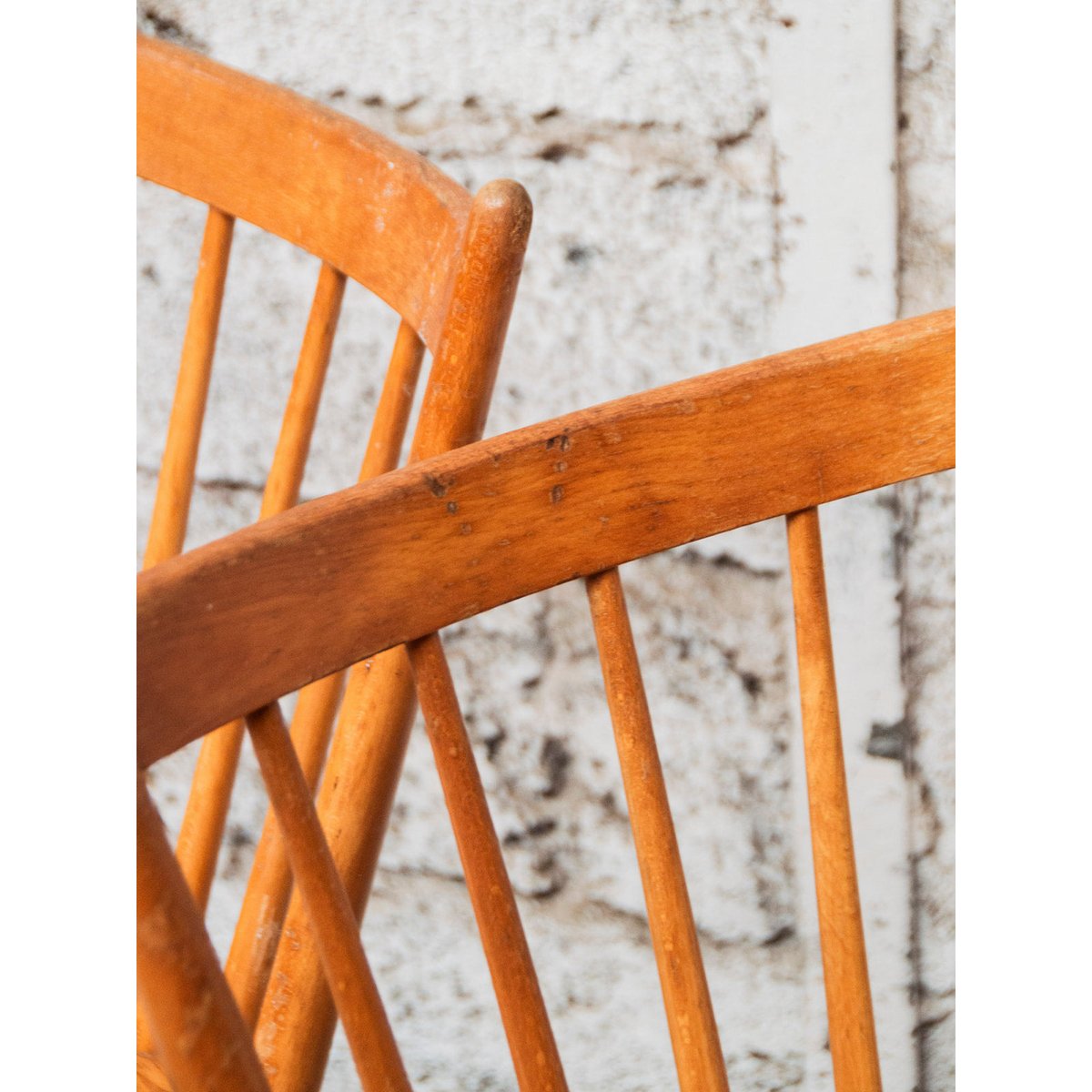 Paire de chaises en bois Alma N°734 - Bon état bois, DEBONGOUT
