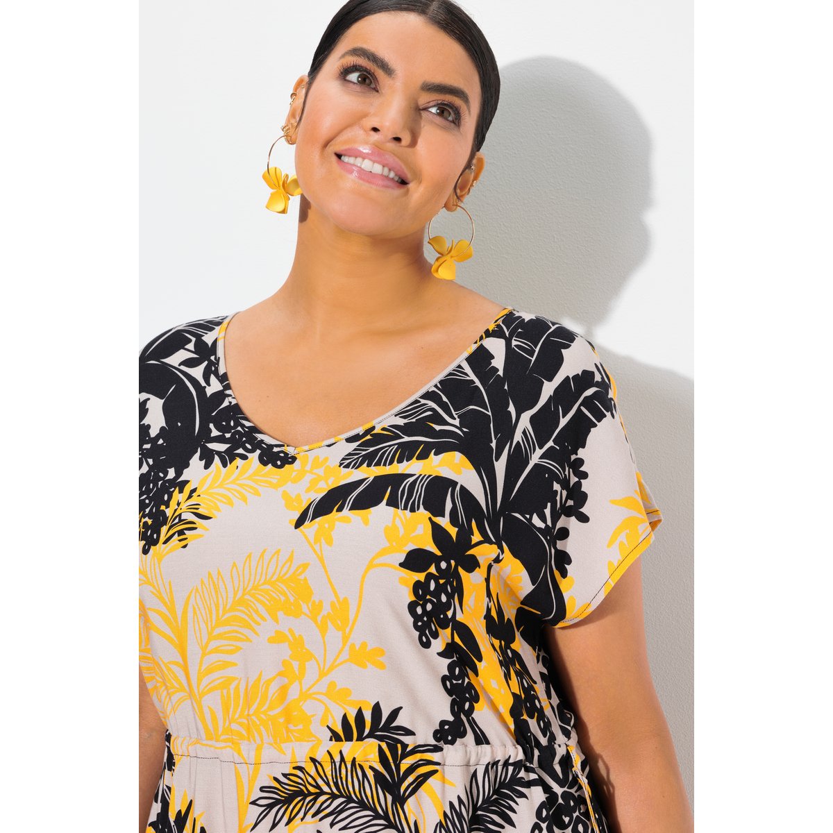 Robe maxi sans manches. Col en V et cordon gris beige, ULLA POPKEN